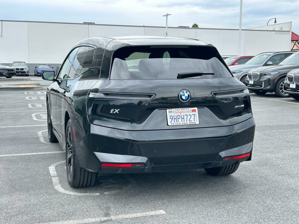 Used 2024 BMW iX xDrive50 w/ Sport Package AWD/4WD image 3