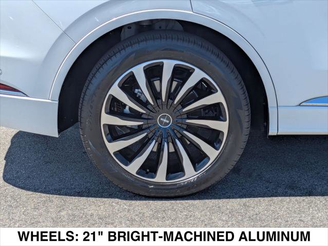 Certified 2023 Lincoln Aviator Black Label Grand Touring w/ Class IV Trailer Tow Package AWD/4WD image 9