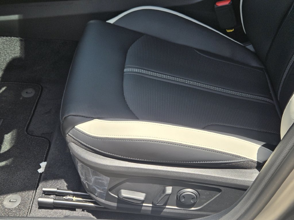 New 2026 Kia K5 GT-Line w/ GT-Line Premium Package FWD image 17