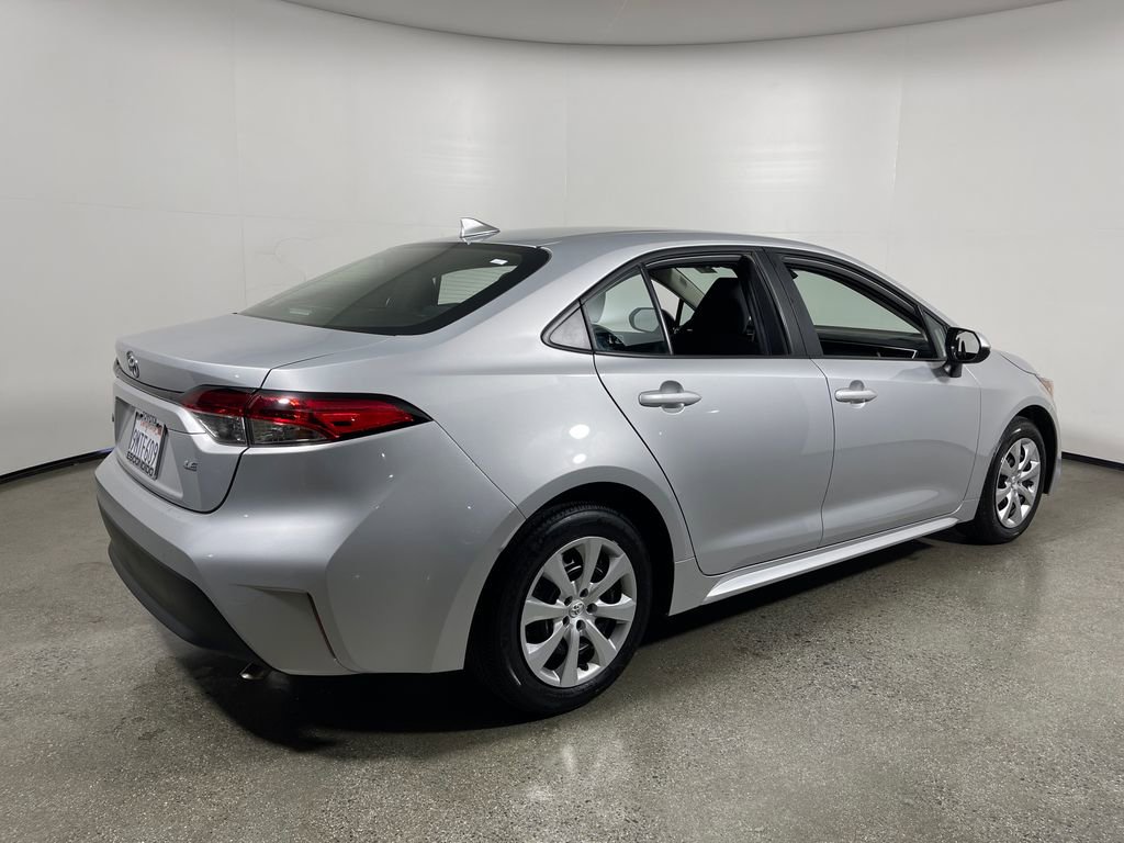 Used 2024 Toyota Corolla LE FWD image 3