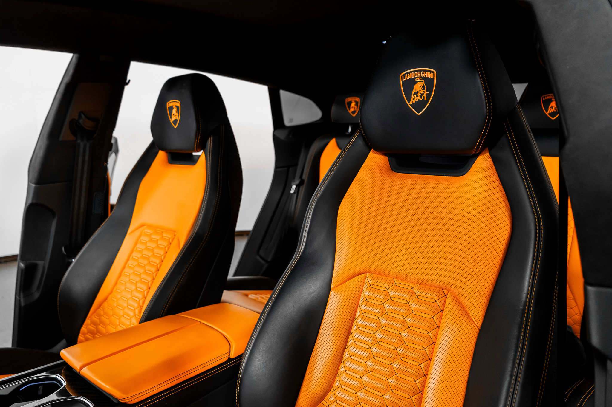 Used 2022 Lamborghini Urus image 3