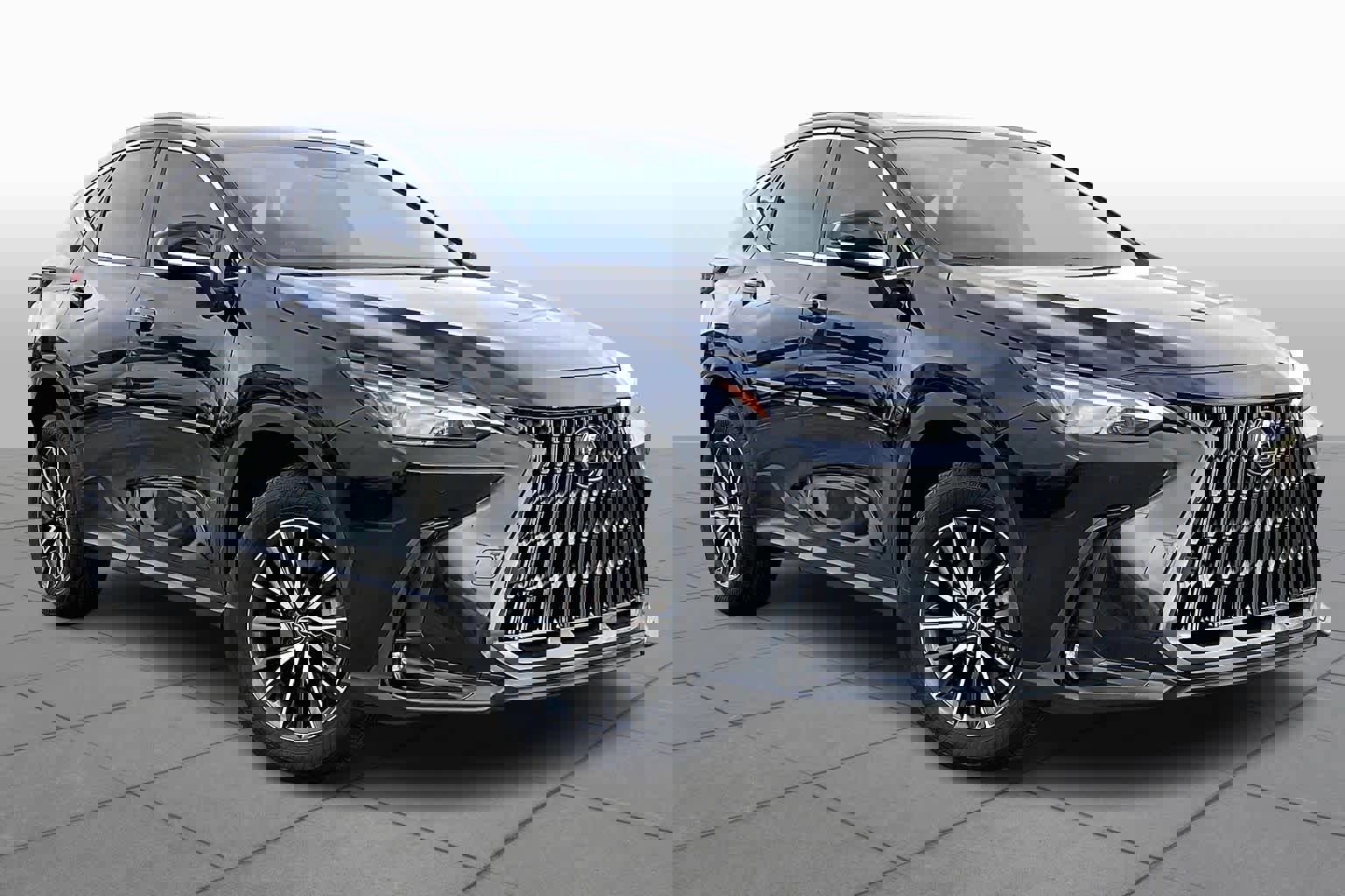 Used 2025 Lexus NX 250 FWD w/ Cold Area Package image 3