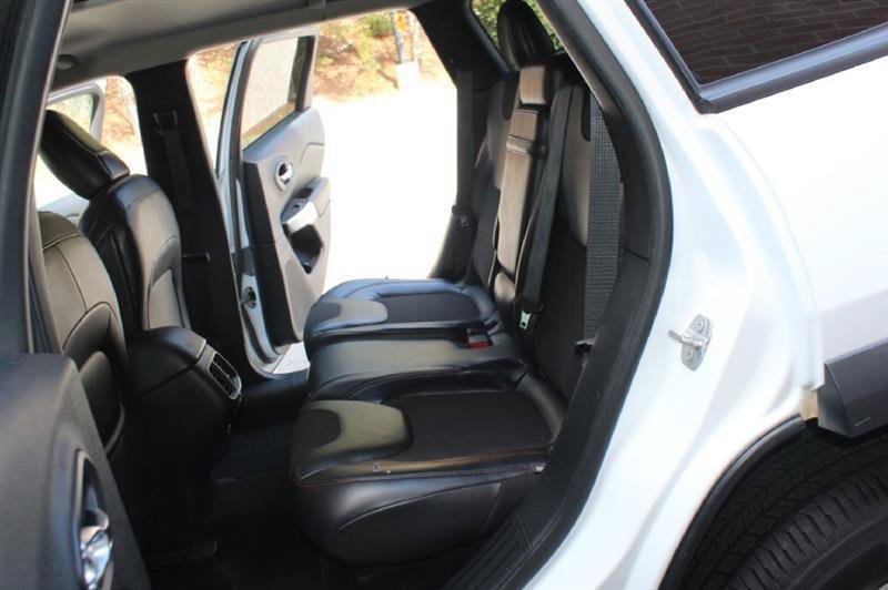 Used 2018 Jeep Cherokee Trailhawk AWD/4WD image 9