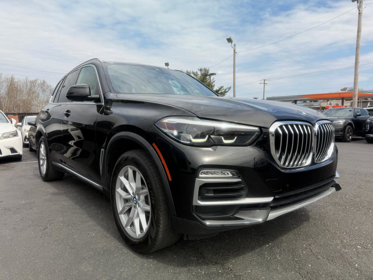 Used 2019 BMW X5 xDrive40i w/ Convenience Package AWD/4WD image 3