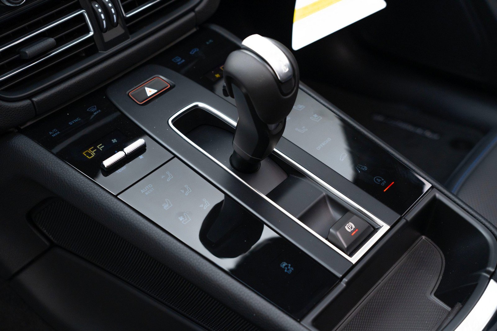 New 2025 Porsche Macan image 26