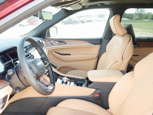 New 2025 Jeep Grand Cherokee L Summit image 2