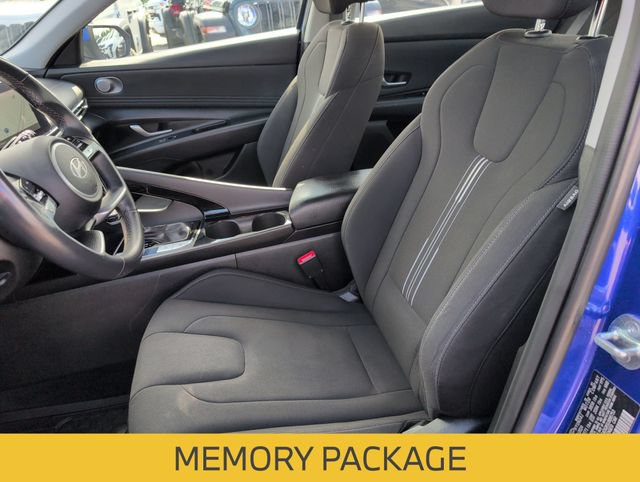Used 2025 Hyundai Elantra SEL FWD image 15