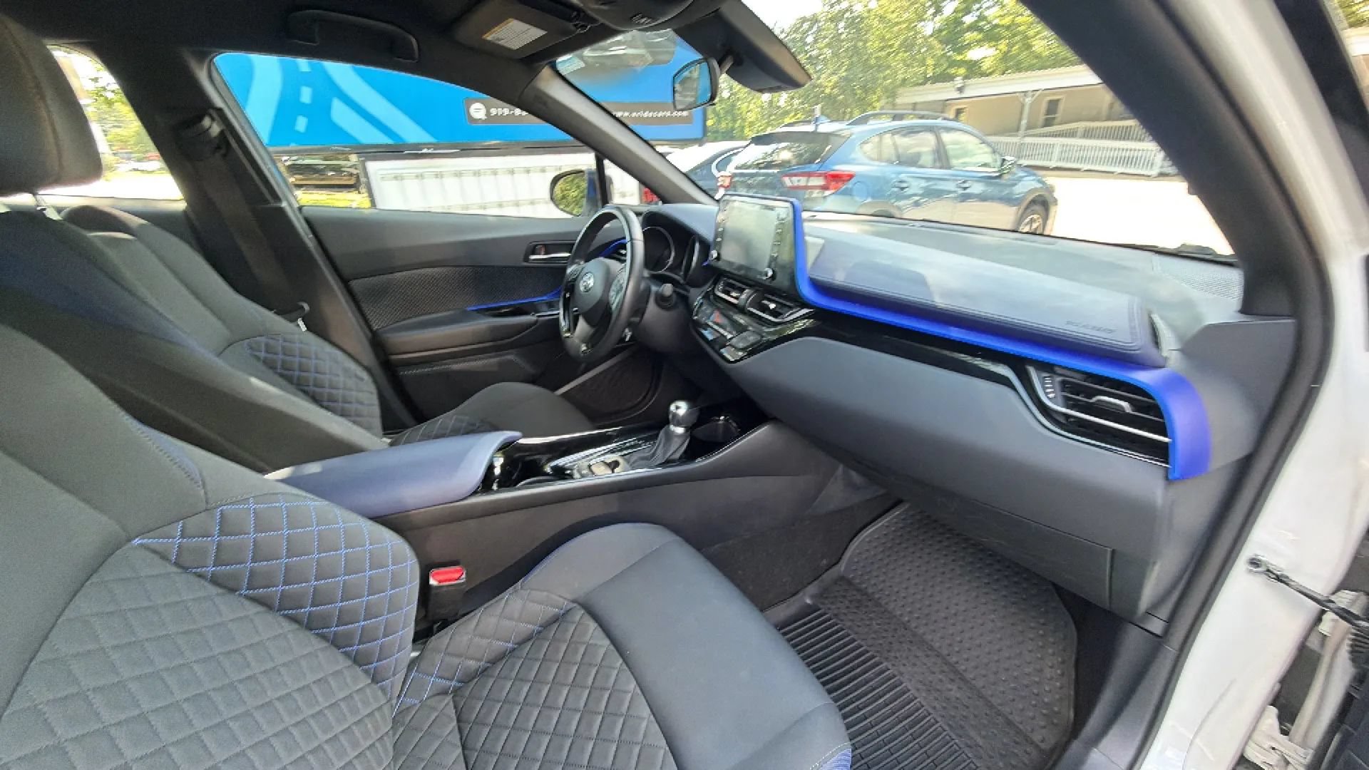 Used 2020 Toyota C-HR XLE FWD image 24