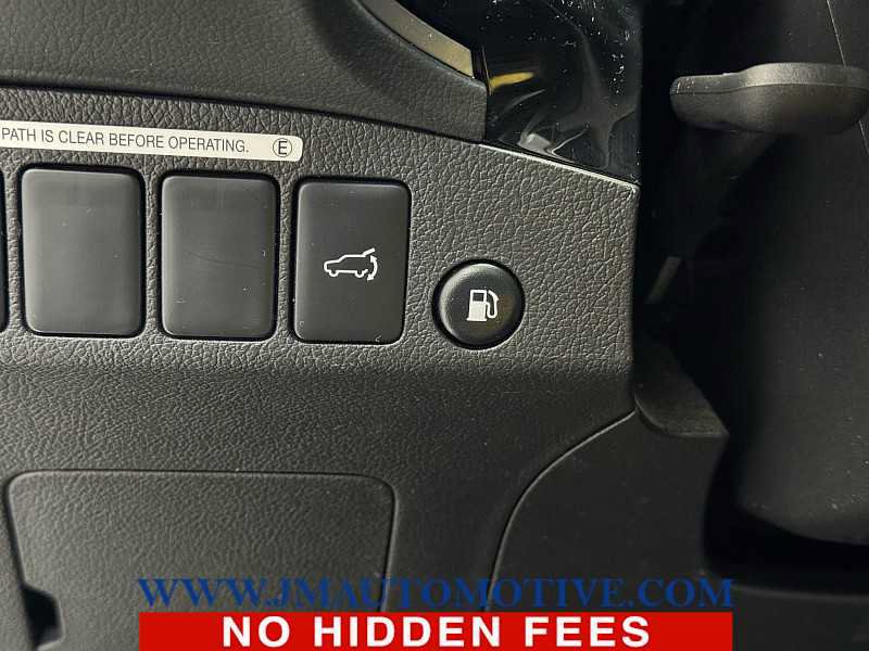 Used 2019 Mitsubishi Outlander SEL image 35