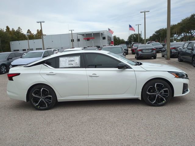 New 2025 Nissan Altima 2.5 SR w/ SR Premium Package image 4