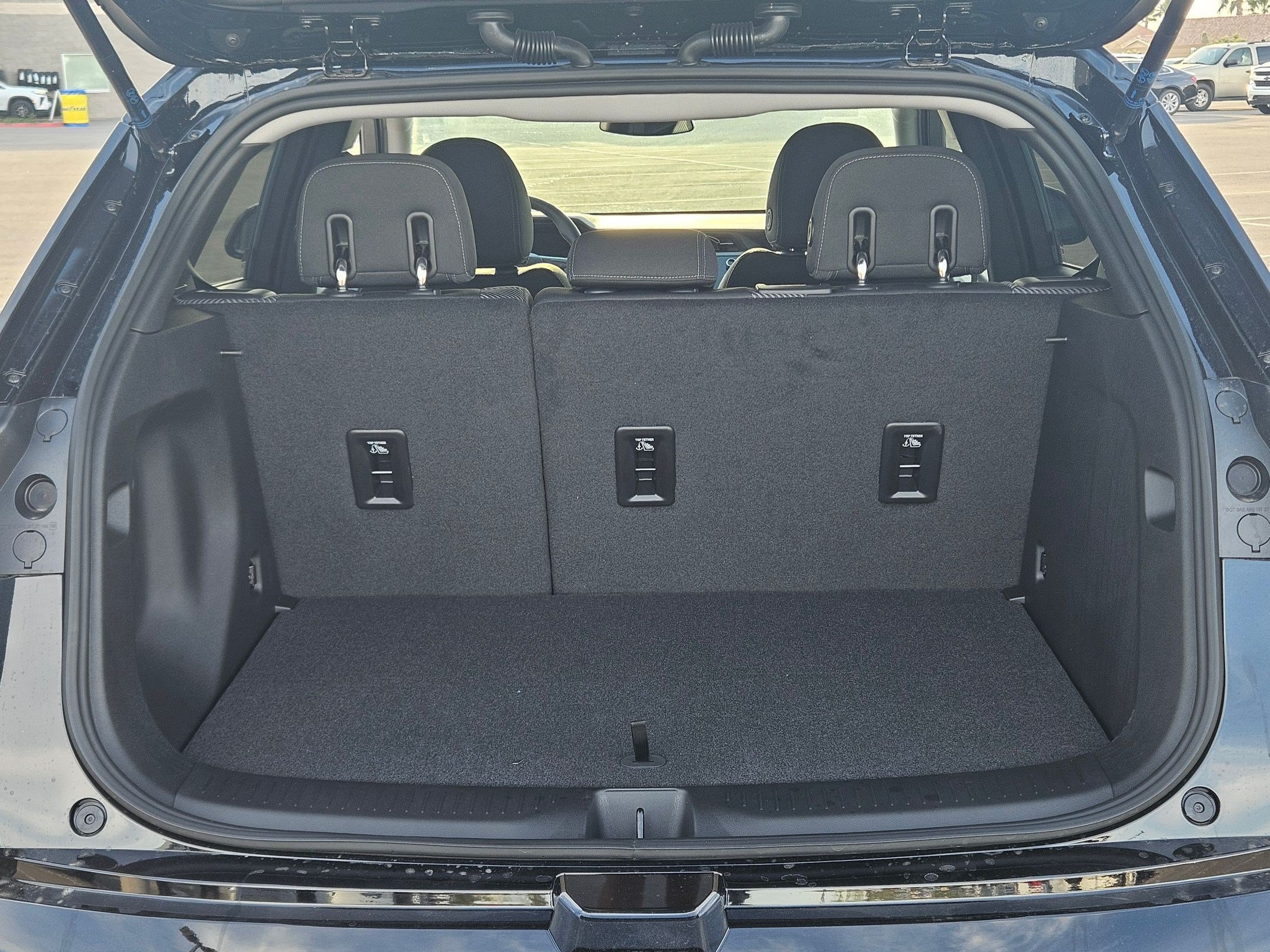 New 2027 Chevrolet Bolt LT w/ Comfort Package FWD image 21