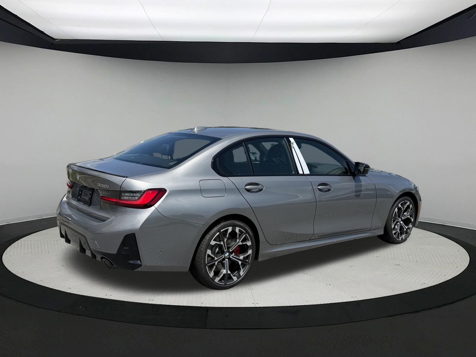 Used 2026 BMW 330i xDrive Sedan w/ M Sport Package AWD/4WD image 4