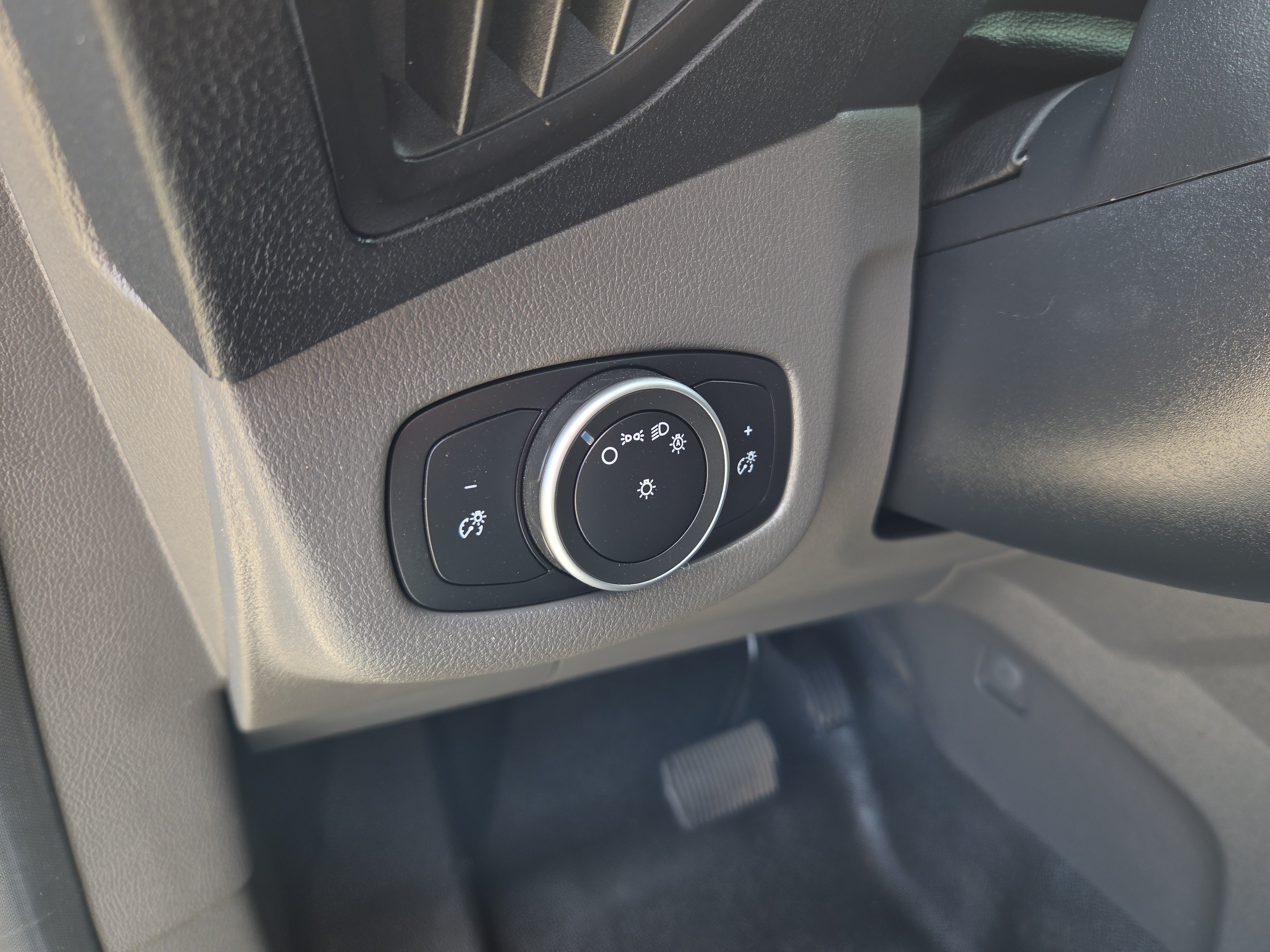 Used 2021 Ford Transit Connect XL FWD image 17