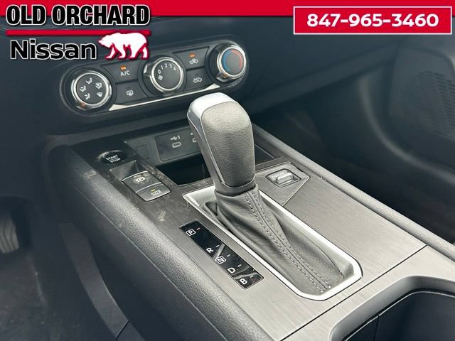 Used 2025 Nissan Kicks SV FWD image 17