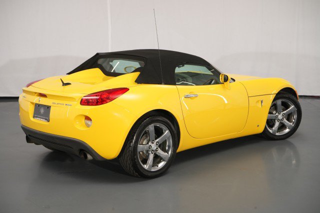 Used 2007 Pontiac Solstice GXP w/ Premium Package RWD image 16