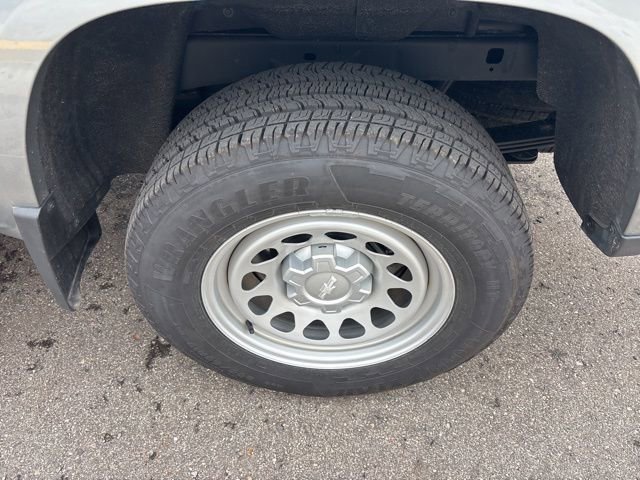 Used 2023 Chevrolet Colorado W/T w/ Advanced Trailering Package RWD image 12