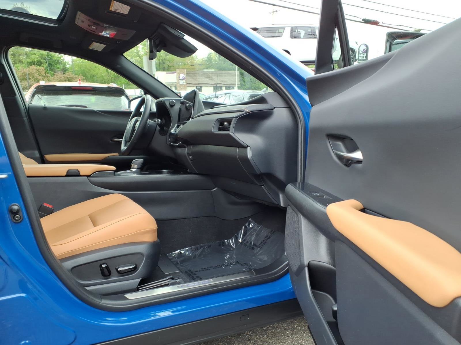 Certified 2025 Lexus UX 300h AWD w/ Accessory Package (Z1) image 13
