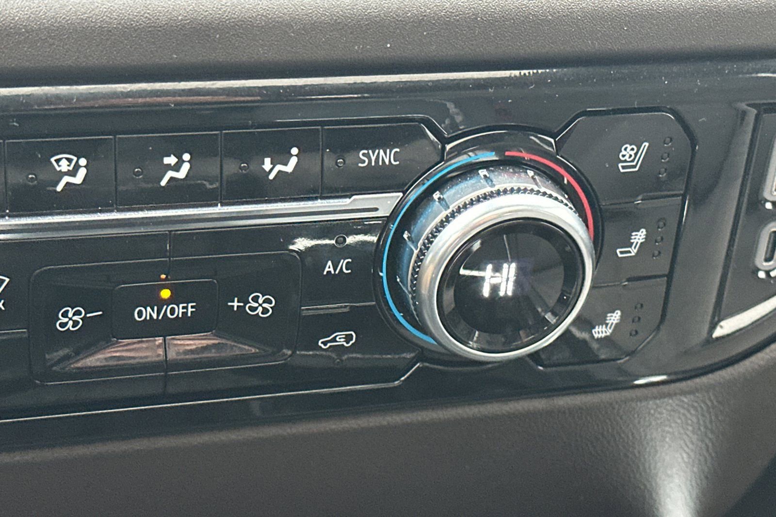 Used 2025 GMC Sierra 1500 SLT w/ SLT Premium Plus Package image 29