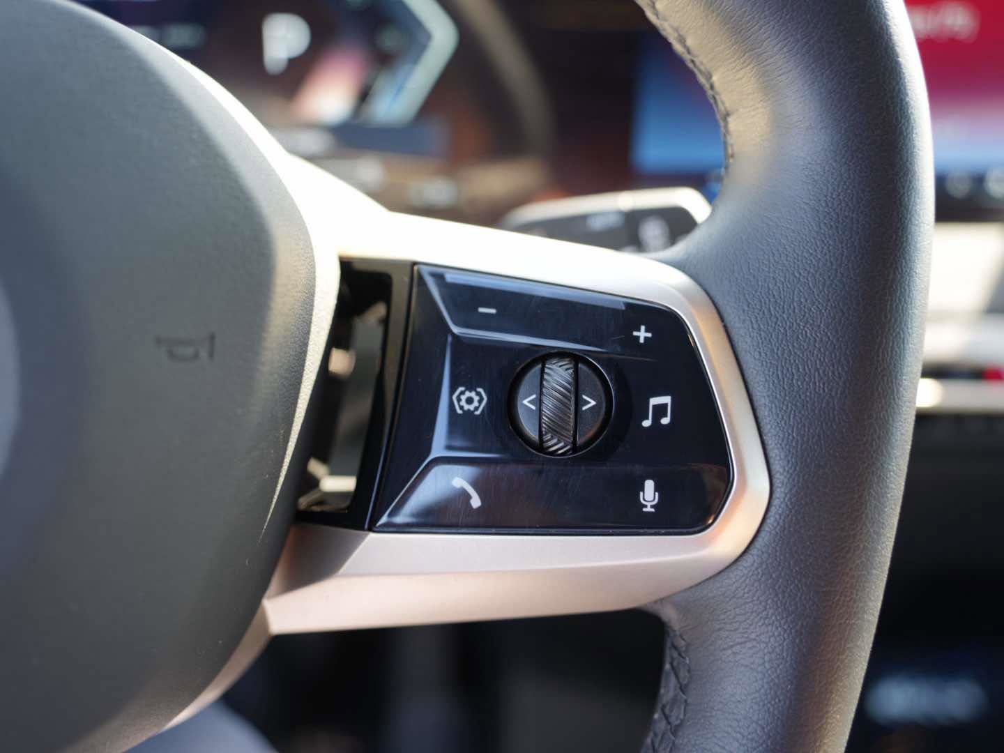 Used 2026 BMW iX xDrive45 w/ Premium Package image 16