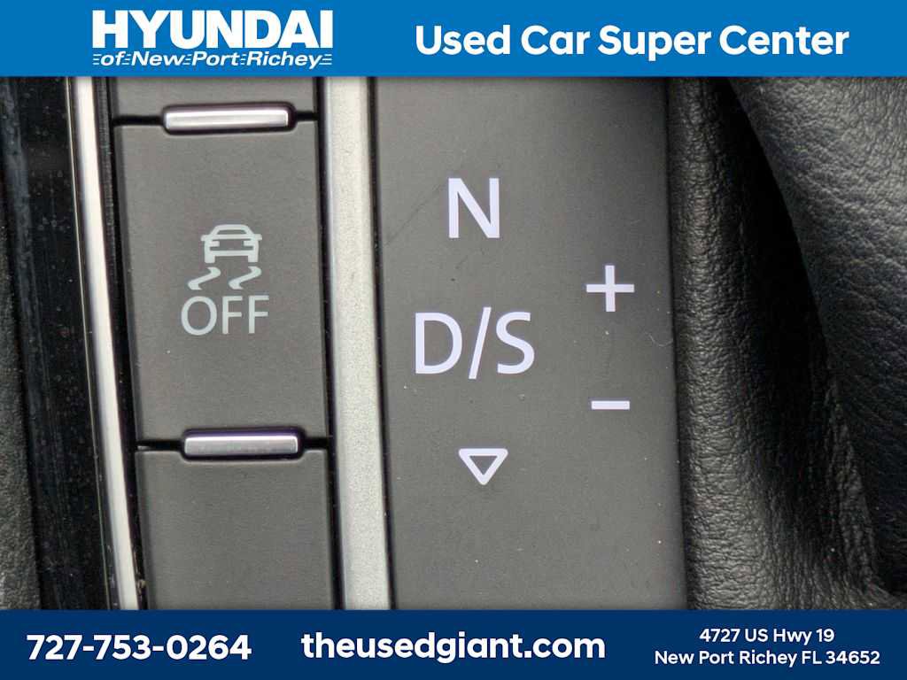 Used 2019 Volkswagen GTI SE FWD image 27