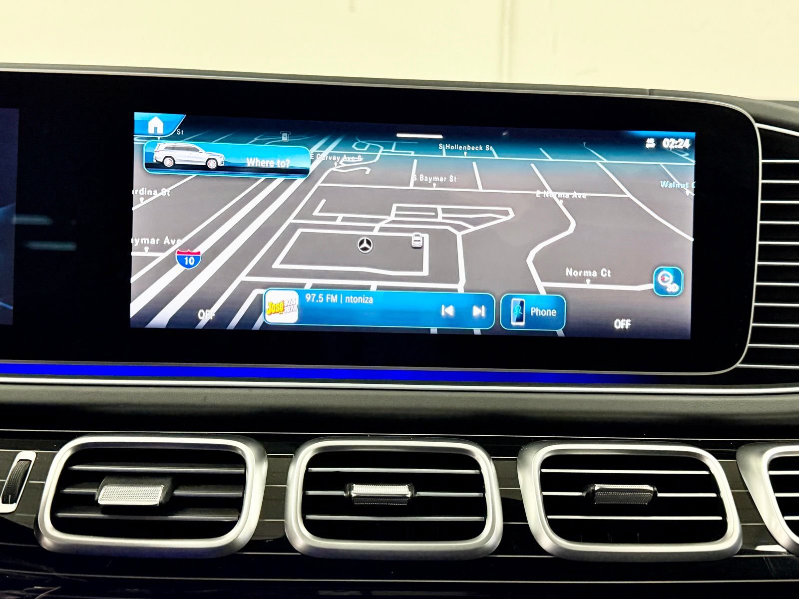 Used 2025 Mercedes-Benz GLS 63 AMG 4MATIC image 34