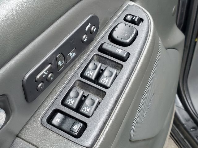 Used 2004 Chevrolet Avalanche Z71 w/ Sun And Sound Package image 10