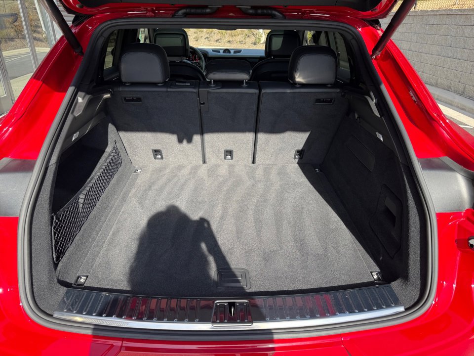 Certified 2025 Porsche Cayenne Coupe image 17