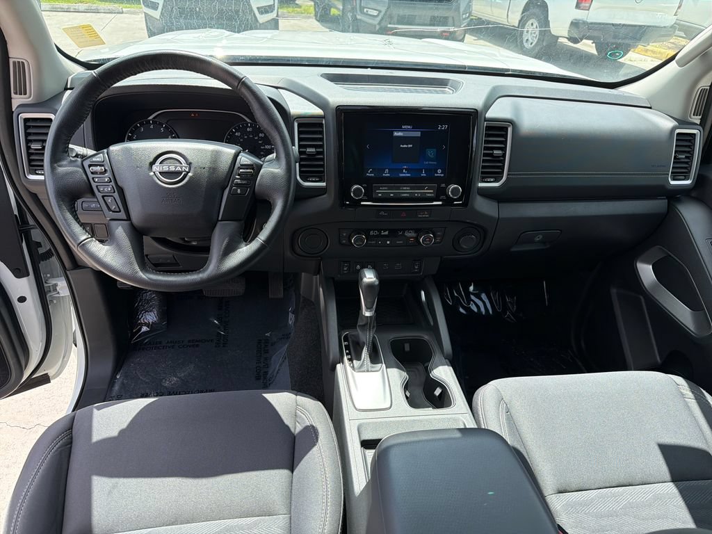 Used 2024 Nissan Frontier SV w/ SV Convenience Package RWD image 14