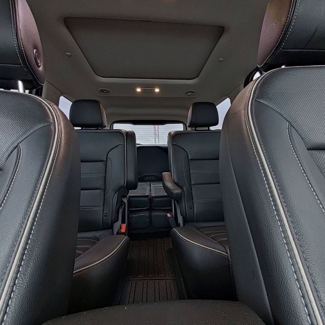 Used 2023 GMC Acadia Denali w/ Black Diamond Edition FWD image 29