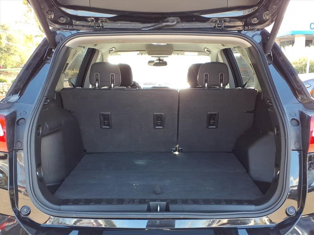 Used 2020 Chevrolet Equinox LT w/ Driver Convenience Package image 10