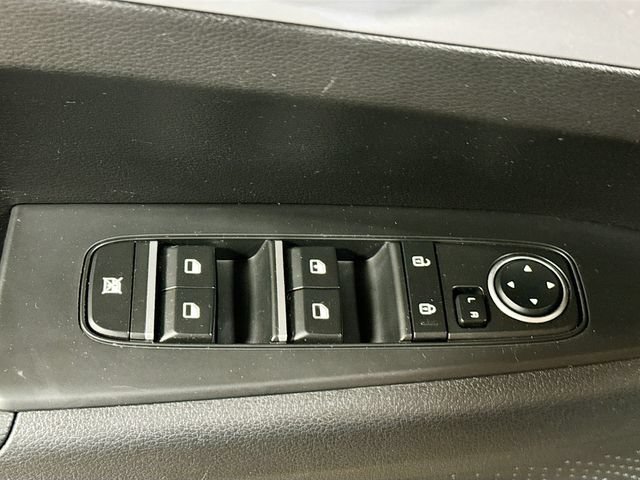Used 2023 Kia Forte LXS w/ LXS Technology Package FWD image 17