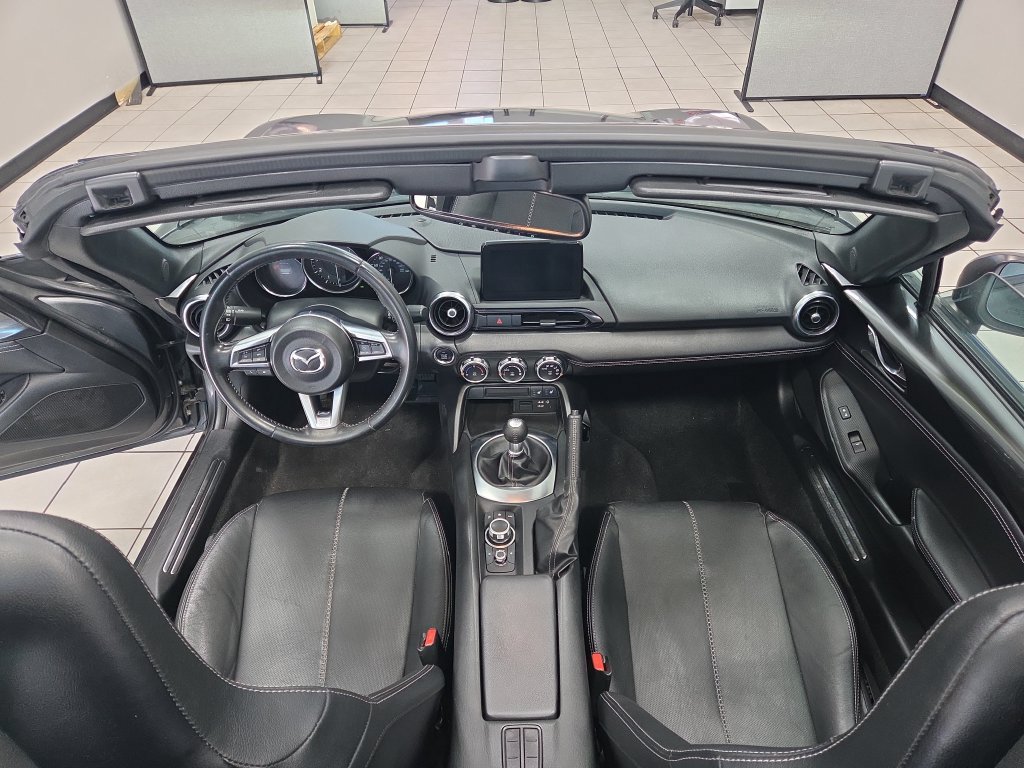 Used 2021 MAZDA MX-5 Miata Grand Touring RWD image 5