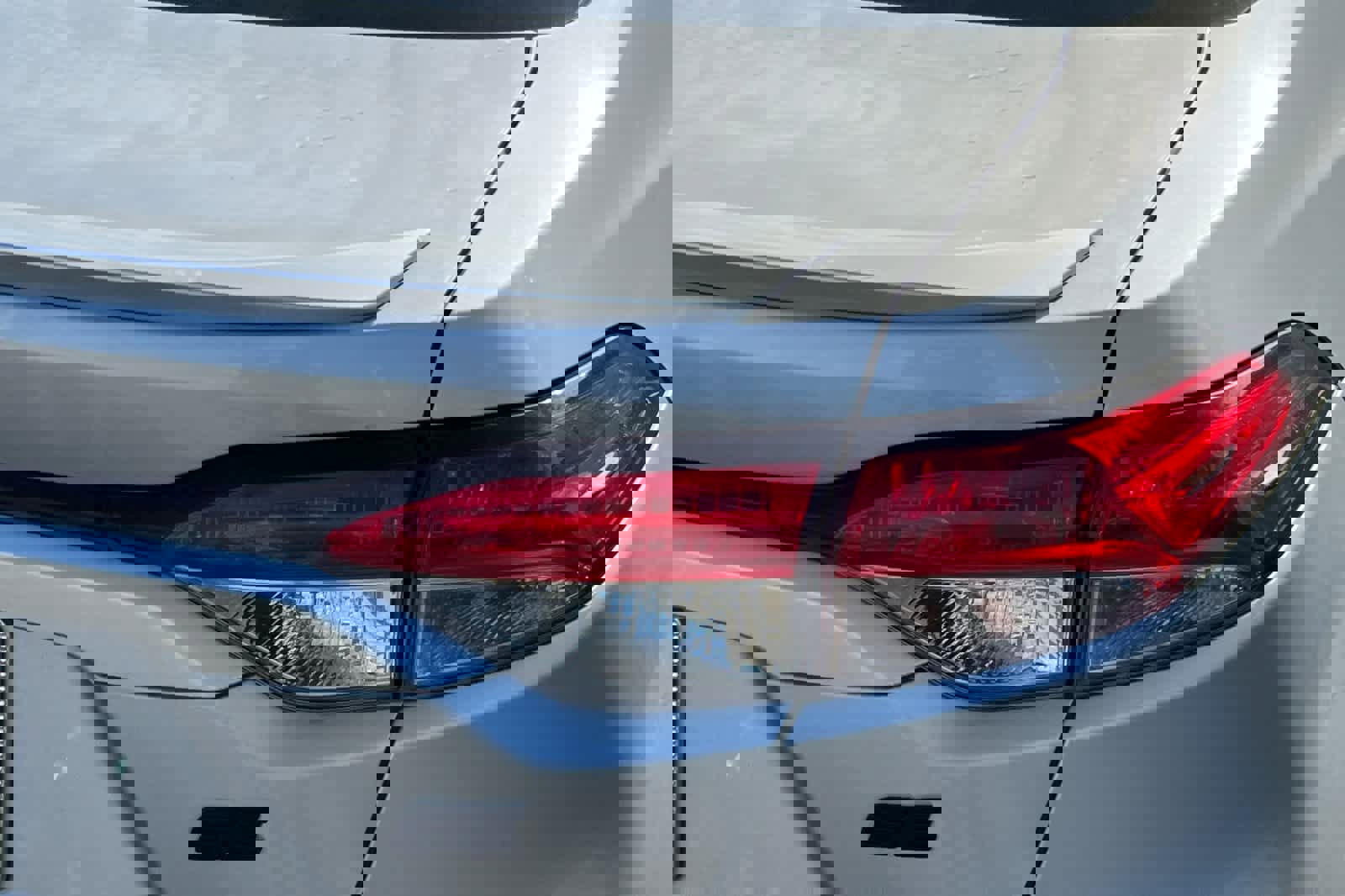 Used 2022 Toyota Corolla SE w/ SE Premium Package FWD image 18