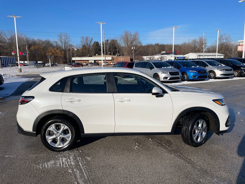 Used 2024 Honda HR-V LX image 2