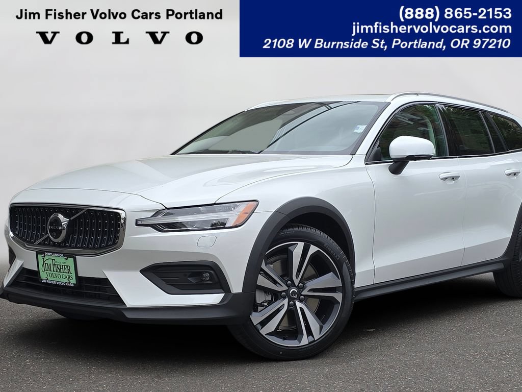 New 2026 Volvo V60 B5 Cross Country Plus w/ Climate Package AWD/4WD image 1