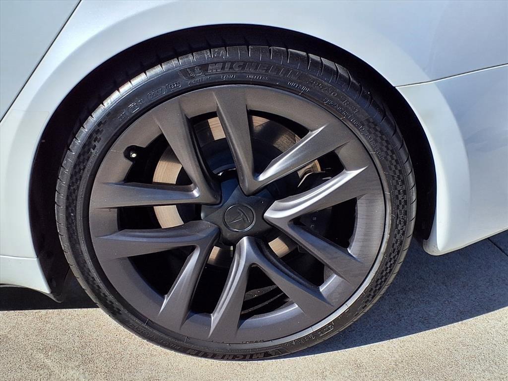 Used 2022 Tesla Model S image 29