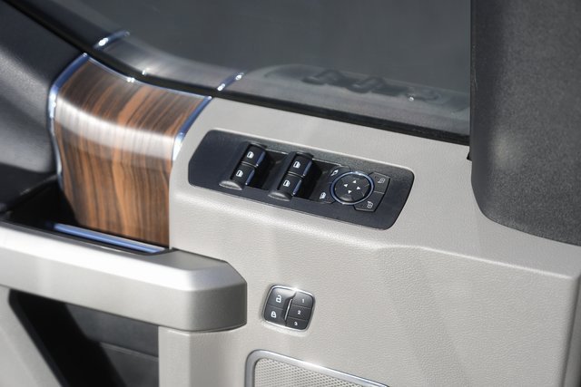 Used 2017 Ford F150 Lariat image 28