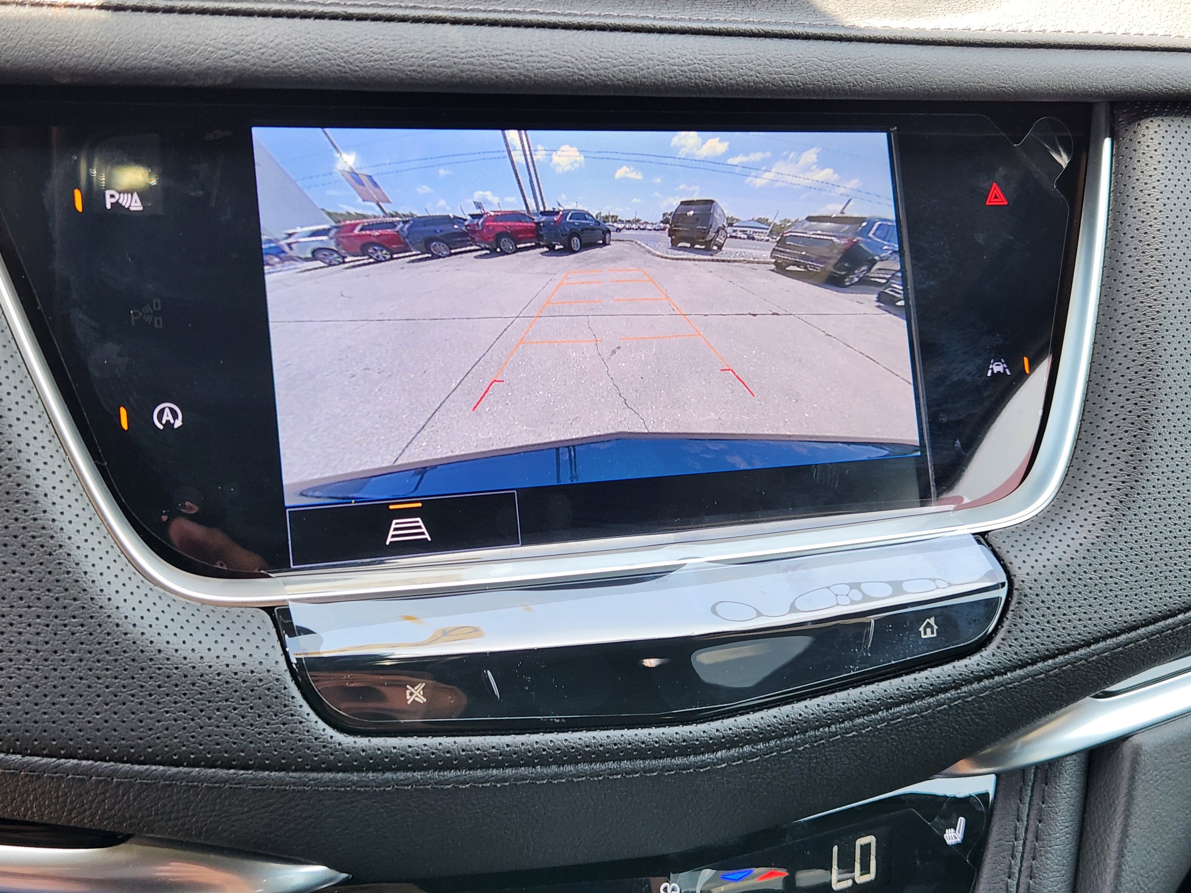 New 2025 Cadillac XT6 Luxury image 24