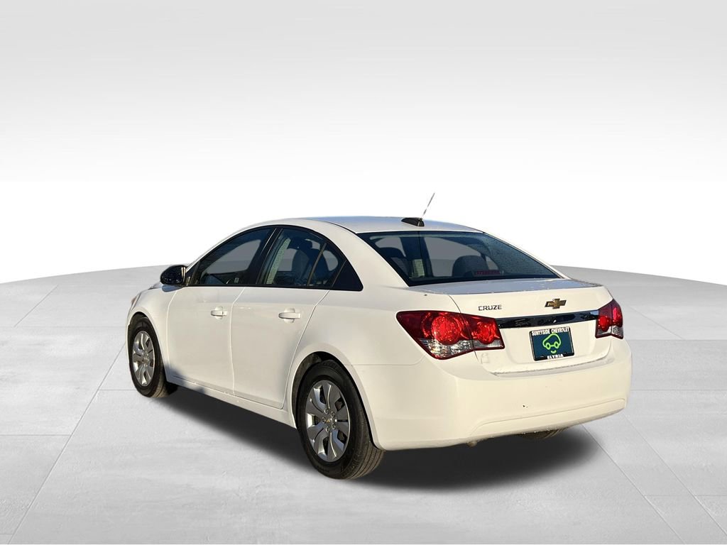 Used 2015 Chevrolet Cruze LS image 4