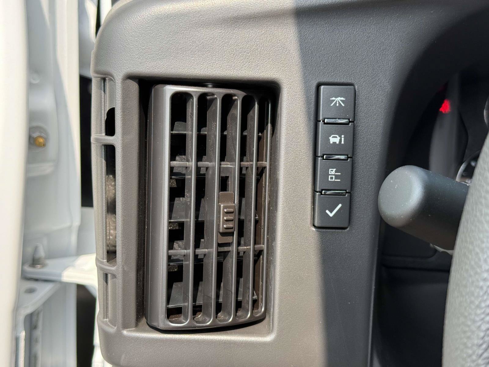 New 2025 Chevrolet Express 3500 Extended RWD image 17