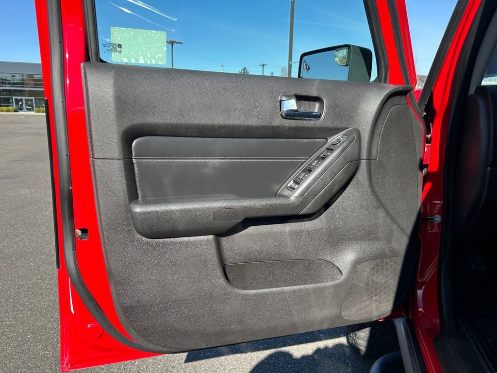 Used 2010 HUMMER H3 image 23