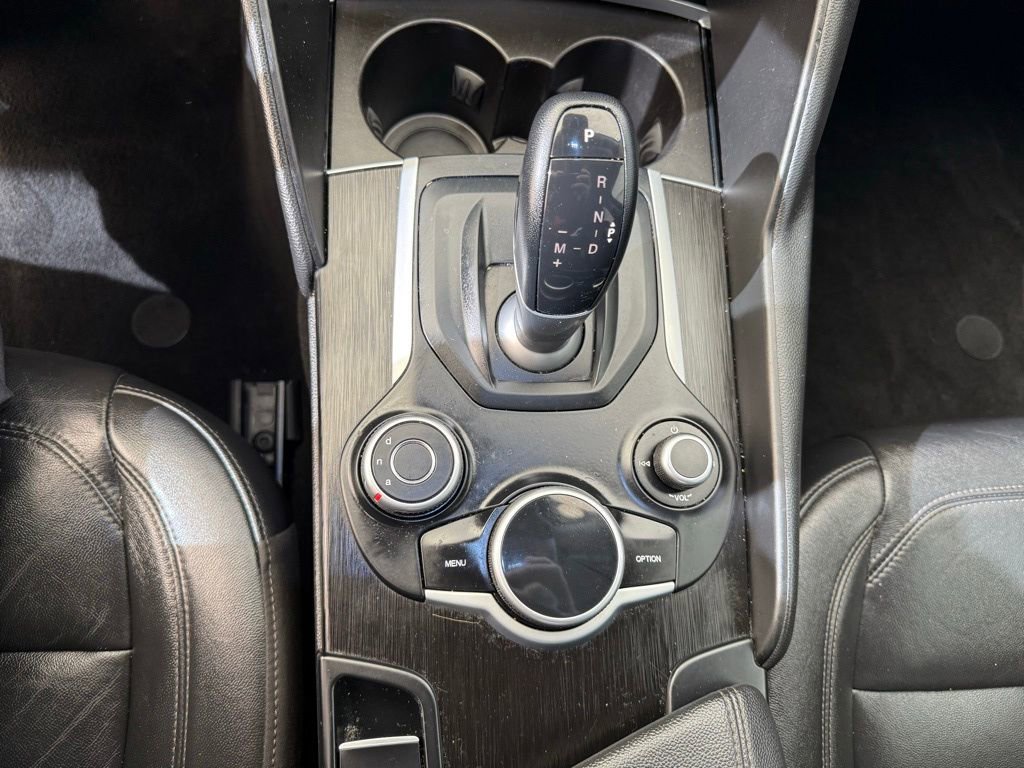 Used 2017 Alfa Romeo Giulia image 20
