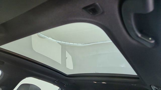 Used 2026 BMW 550e xDrive image 59