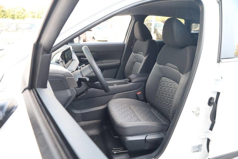 New 2026 Nissan Kicks SV image 8