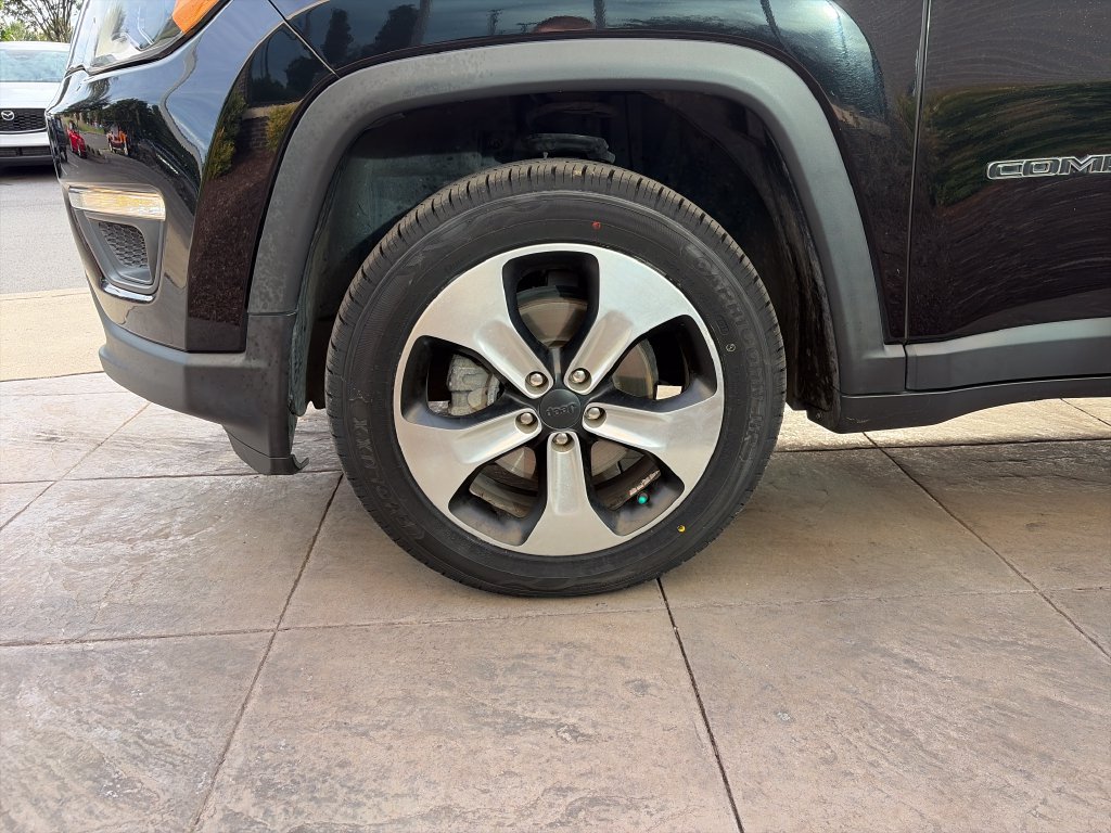 Used 2018 Jeep Compass Latitude w/ Popular Equipment Group AWD/4WD image 12