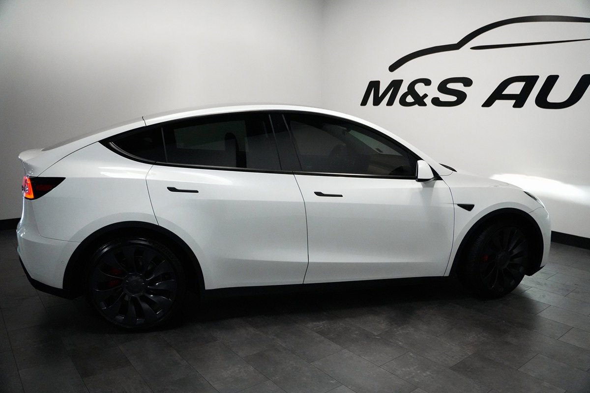 Used 2022 Tesla Model Y Performance AWD/4WD image 9