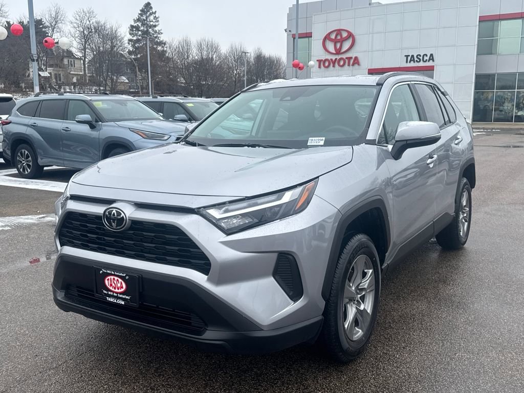 Used 2025 Toyota RAV4 XLE image 3