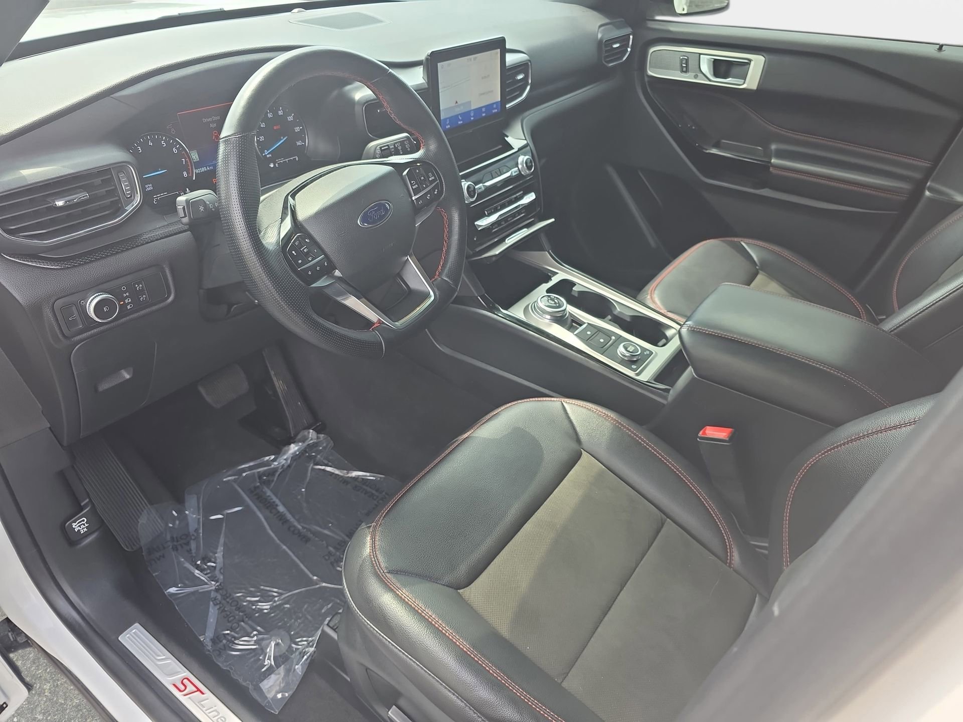 Used 2022 Ford Explorer ST-Line AWD/4WD image 16