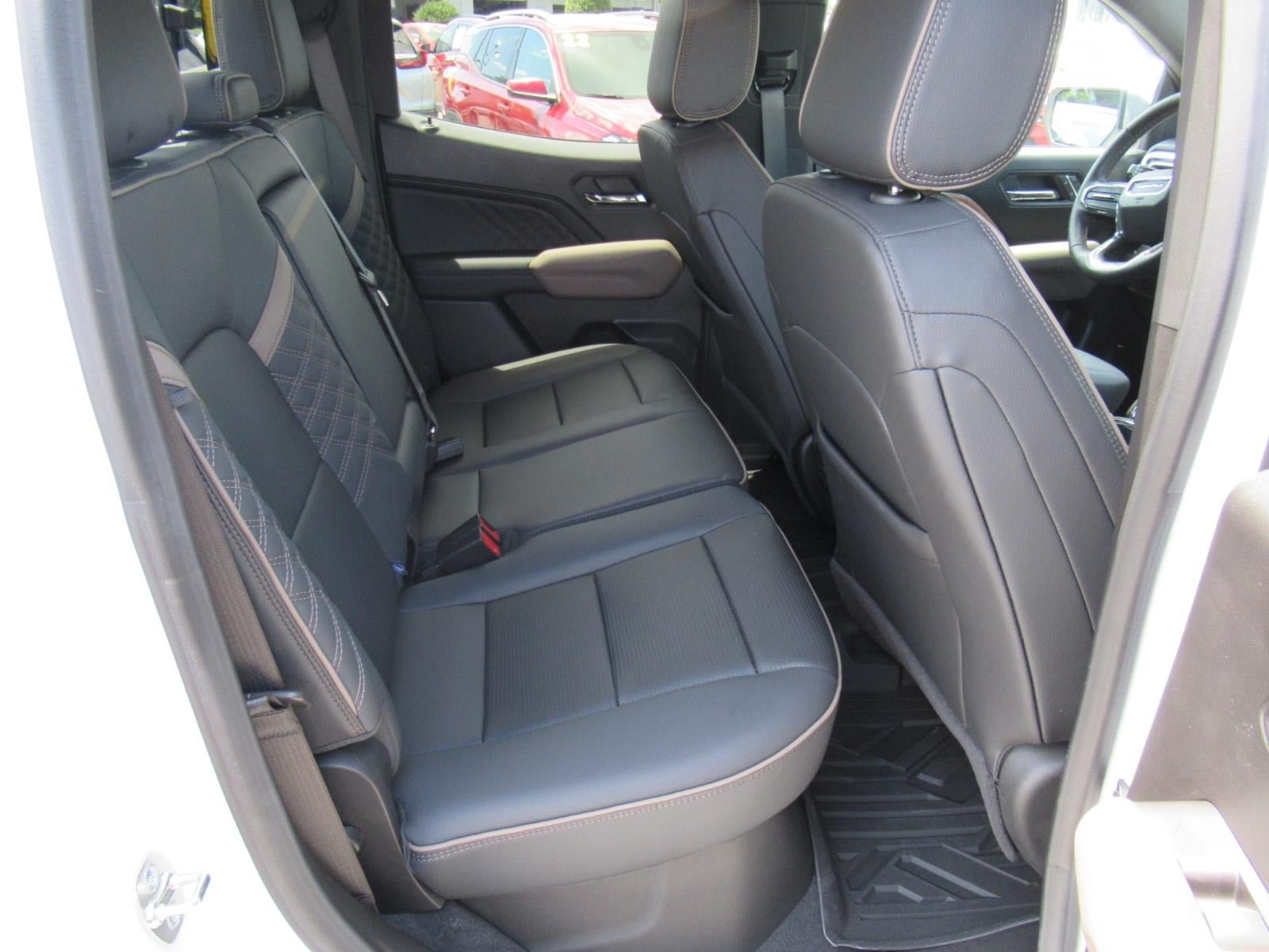 Used 2024 GMC Canyon Denali AWD/4WD image 34