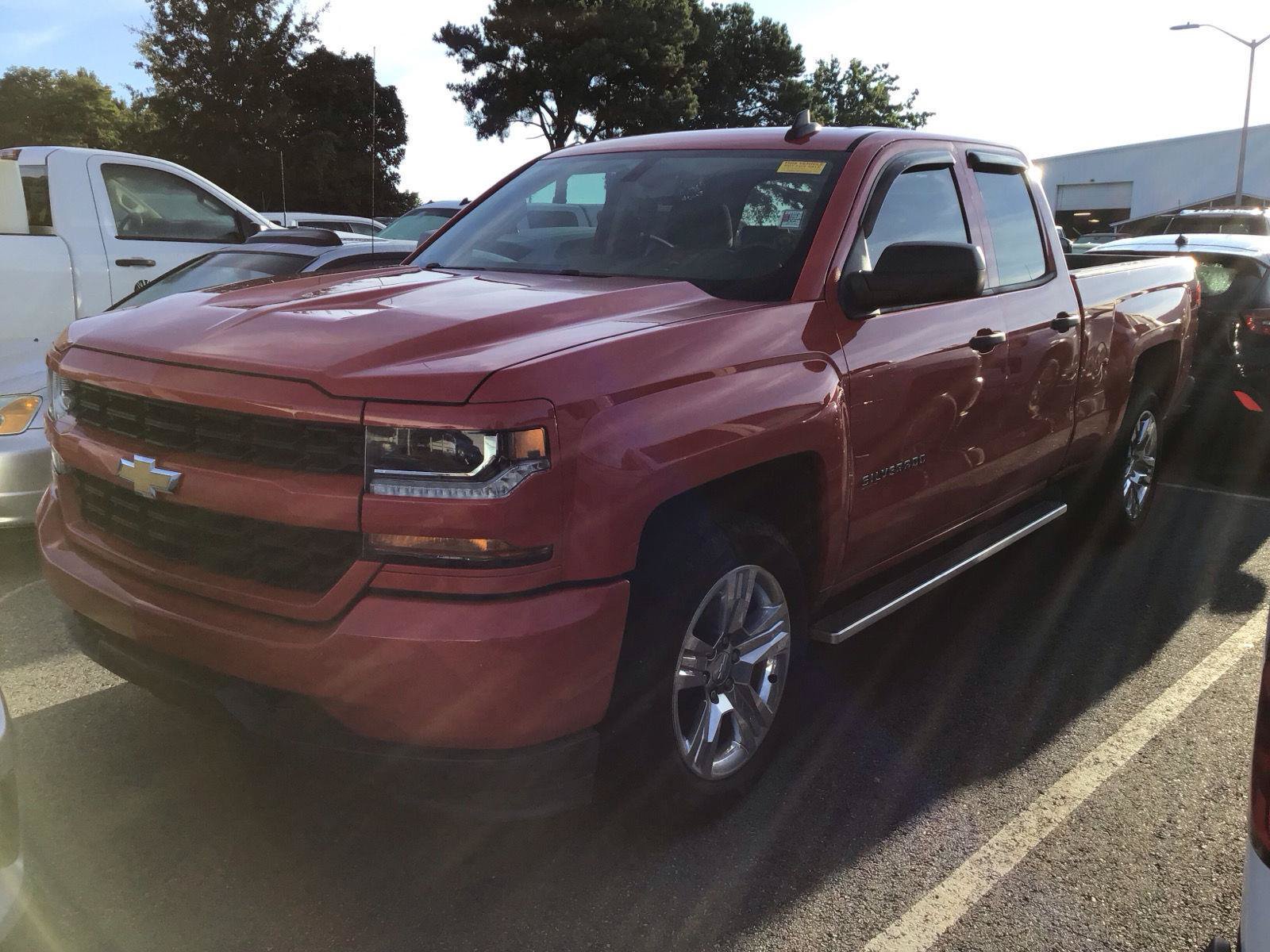 Used 2018 Chevrolet Silverado 1500 Custom w/ Custom Value Package RWD image 2